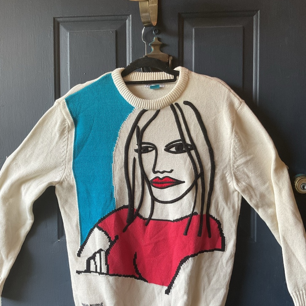 Zara  Oscar Marine Collection Collab sweater with face Sz medium. Sm stain